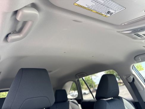 Used 2025 Toyota RAV4 XLE FWD image 25
