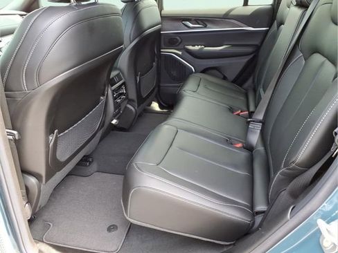 New 2026 Jeep Grand Cherokee Limited AWD/4WD image 11