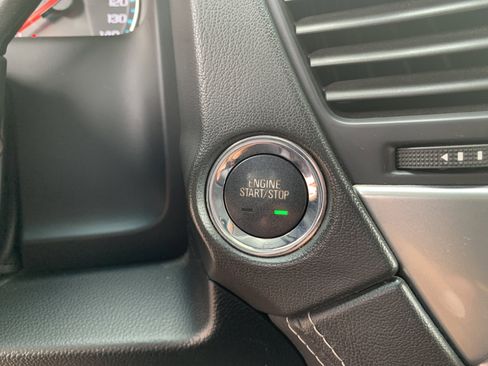 Used 2015 Chevrolet Suburban LTZ image 21