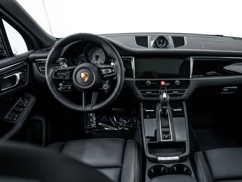 New 2026 Porsche Macan S image 13