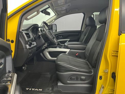 Used 2017 Nissan Titan PRO-4X image 4