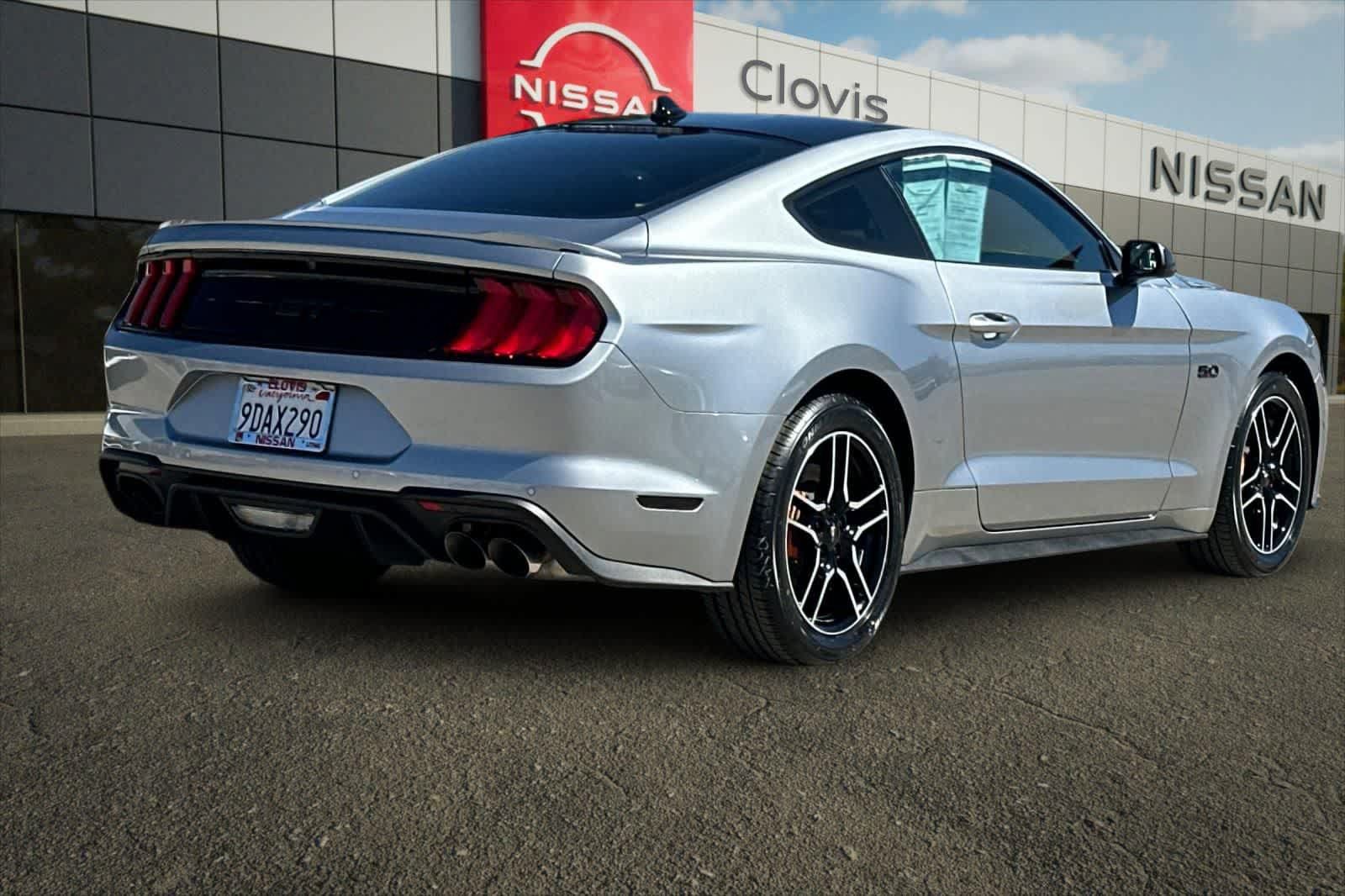 Used 2022 Ford Mustang GT Premium RWD image 3