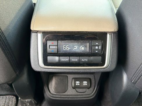 Used 2019 Subaru Ascent Premium image 20