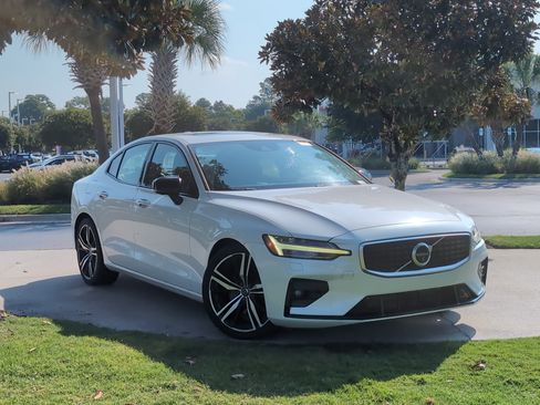 Used 2019 Volvo S60 T5 R-Design FWD image 2