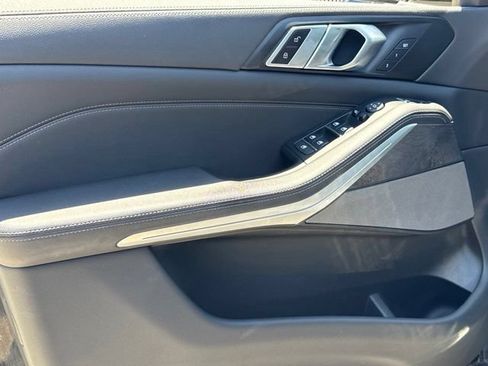 Used 2021 BMW X5 sDrive40i w/ M Sport Package RWD image 18