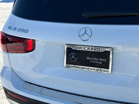 New 2026 Mercedes-Benz GLB 250 4MATIC image 13