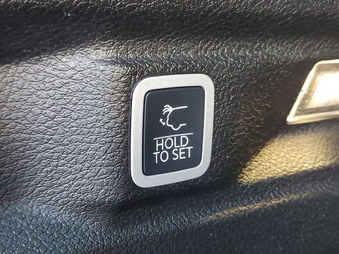 Certified 2024 Jeep Grand Cherokee L Laredo image 10