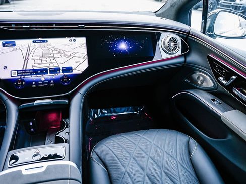 Certified 2023 Mercedes-Benz EQS 580 4MATIC Sedan image 15