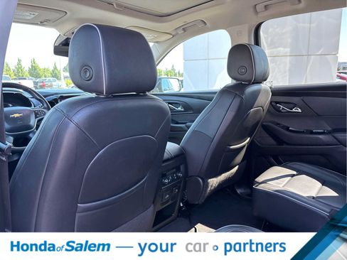 Used 2021 Chevrolet Traverse High Country AWD/4WD image 12