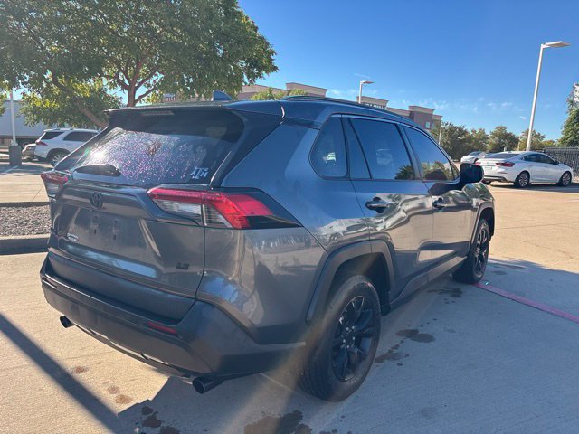 Used 2021 Toyota RAV4 LE FWD image 5