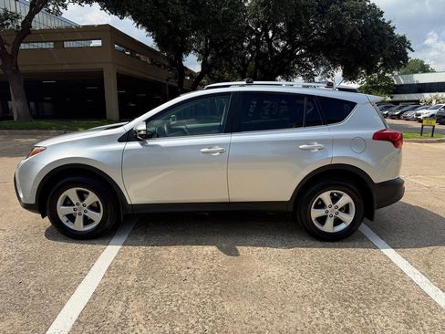 Used 2013 Toyota RAV4 XLE AWD/4WD image 3
