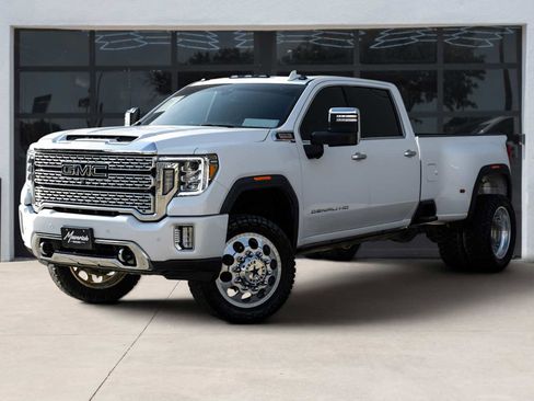 Used 2022 GMC Sierra 3500 Denali w/ Denali Ultimate Package AWD/4WD image 1