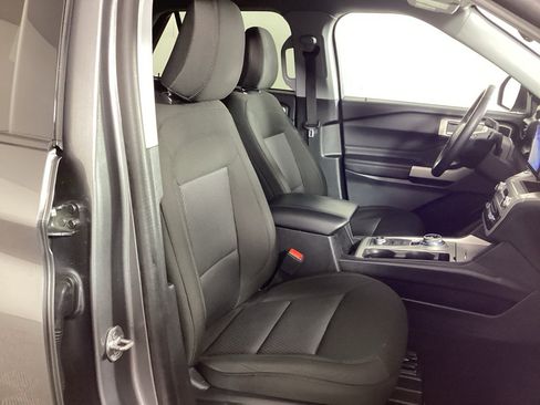 Used 2024 Ford Explorer XLT AWD/4WD image 8