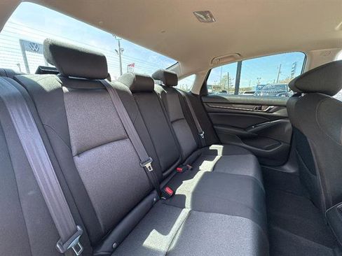 Used 2019 Honda Accord EX image 9