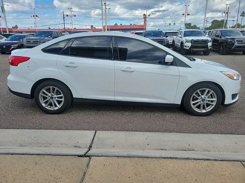Used 2018 Ford Focus SE image 4