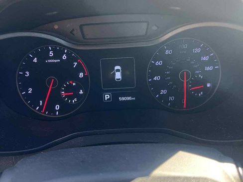 Used 2016 Hyundai Veloster Turbo image 10