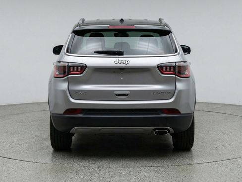 Used 2025 Jeep Compass Limited image 7