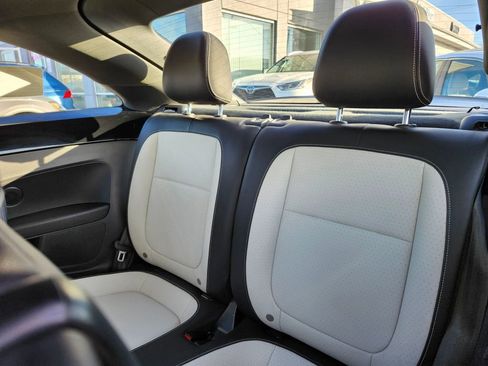 Used 2019 Volkswagen Beetle 2.0T SE image 9