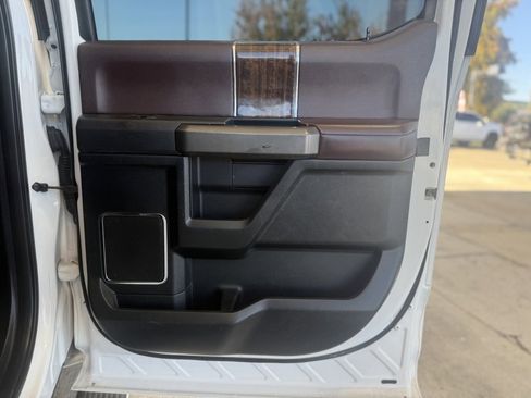 Used 2015 Ford F150 Platinum w/ Equipment Group 701A Luxury image 18