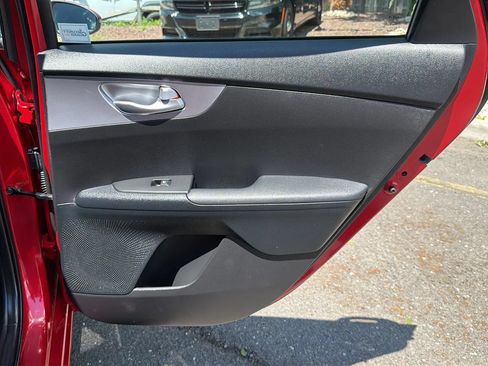 Used 2023 Kia Forte LXS w/ LXS Technology Package FWD image 15