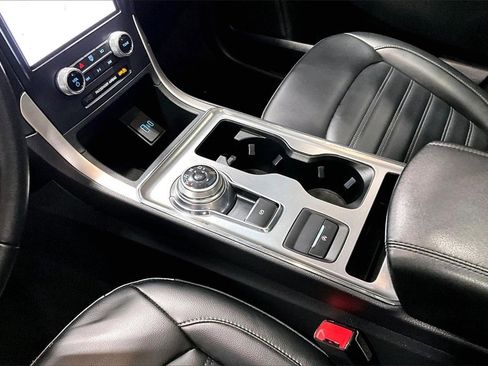 Certified 2022 Ford Edge SEL w/ Convenience Package image 16