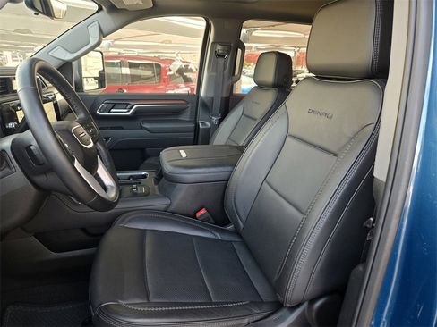 Used 2025 GMC Sierra 2500 Denali w/ Denali Reserve Package image 27