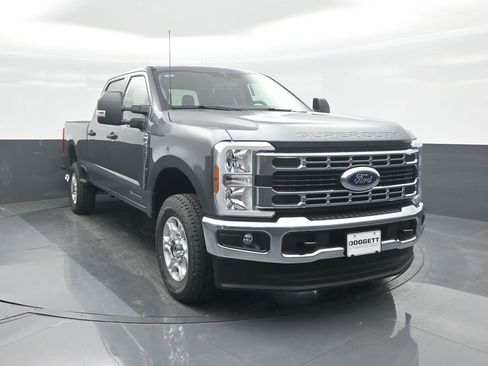 New 2026 Ford F250 XLT w/ FX4 Off-Road Package AWD/4WD image 8