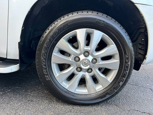 Used 2015 Toyota Sequoia Platinum image 14