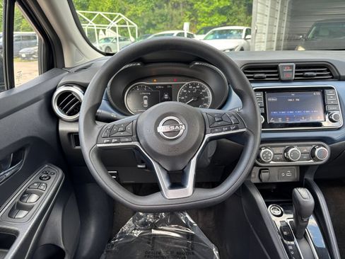 Used 2025 Nissan Versa SV FWD image 30