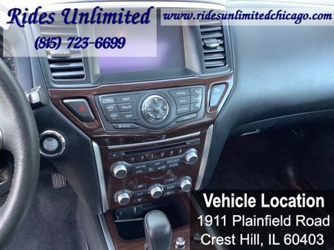 Used 2015 Nissan Pathfinder Platinum w/ Family Entertainment Package AWD/4WD image 17
