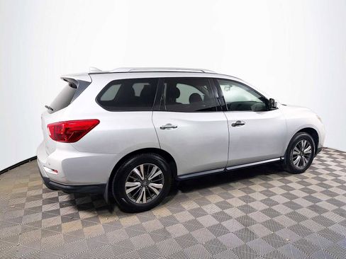 Used 2019 Nissan Pathfinder S image 4
