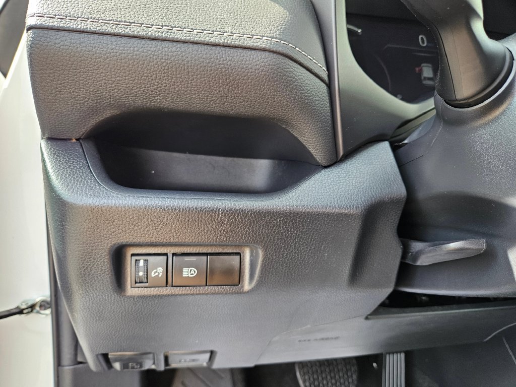 Used 2024 Toyota RAV4 XLE FWD image 23