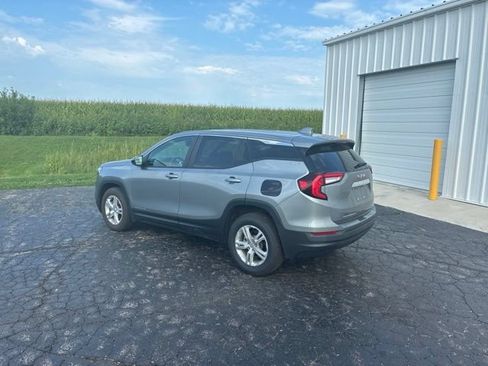Used 2024 GMC Terrain SLE AWD/4WD image 3