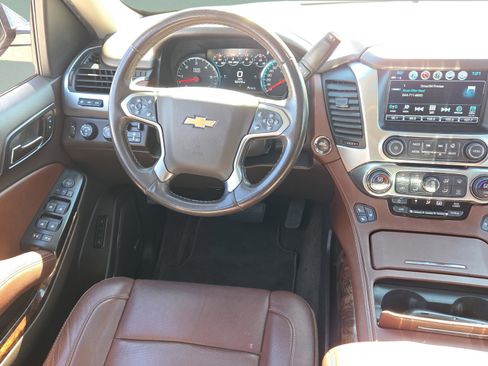 Used 2018 Chevrolet Suburban Premier image 11
