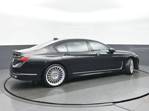 Used 2022 BMW ALPINA B7 xDrive w/ Luxury Rear Seating Package image 3