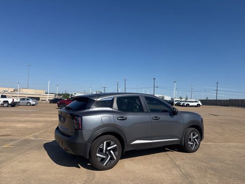 Used 2025 Nissan Kicks SV w/ Charging Package FWD image 24
