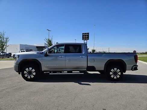 Used 2024 GMC Sierra 2500 Denali w/ Denali Reserve Package AWD/4WD image 4