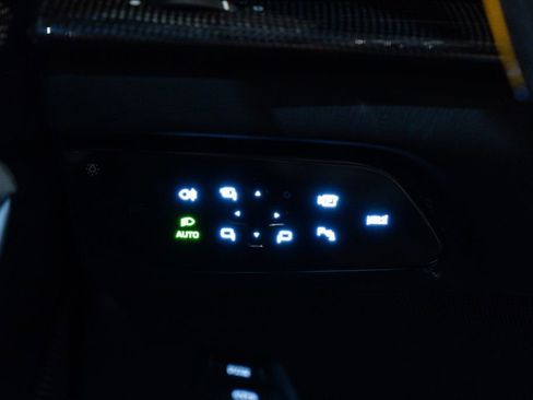 Certified 2025 Ferrari Purosangue AWD/4WD image 34