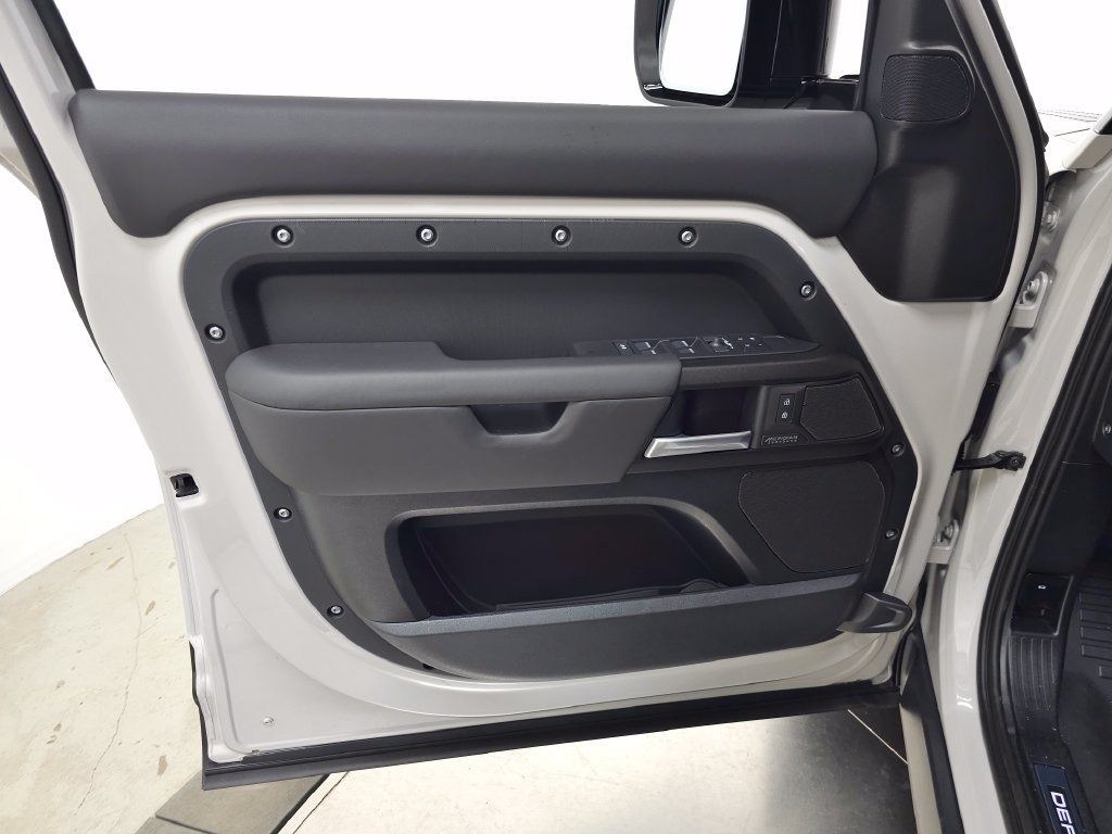 Used 2026 Land Rover Defender 110 X AWD/4WD image 11