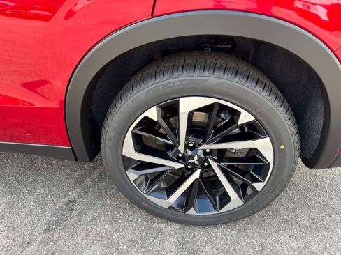 New 2025 Mitsubishi Outlander 4WD Plug-In Hybrid image 8