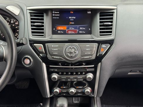 Used 2019 Nissan Pathfinder SV FWD image 22