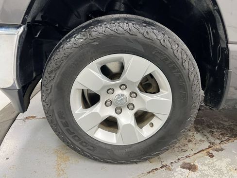 Used 2019 RAM 1500 Big Horn AWD/4WD image 27
