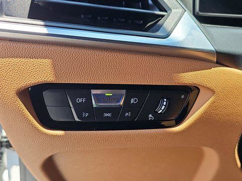 Used 2024 BMW 330i Sedan w/ Convenience Package image 25