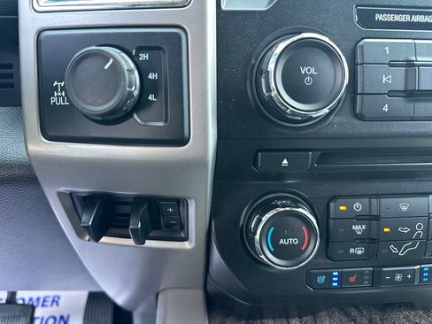 Used 2017 Ford F250 Lariat w/ Lariat Value Package AWD/4WD image 21