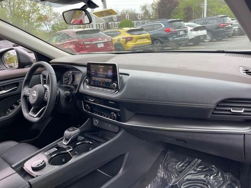 Certified 2023 Nissan Rogue SV w/ SV Premium B Package AWD/4WD image 17