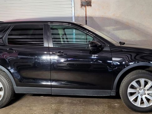 Used 2017 Land Rover Discovery Sport SE image 7