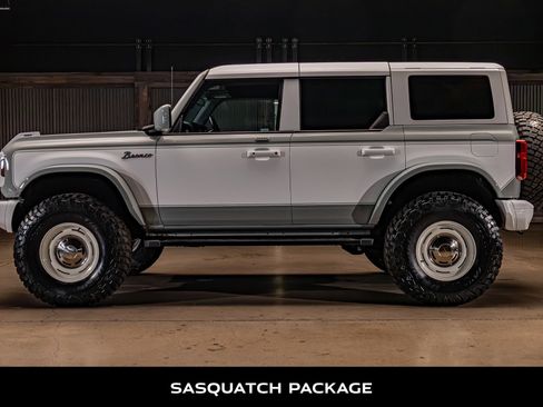 Used 2023 Ford Bronco Heritage Edition AWD/4WD image 4