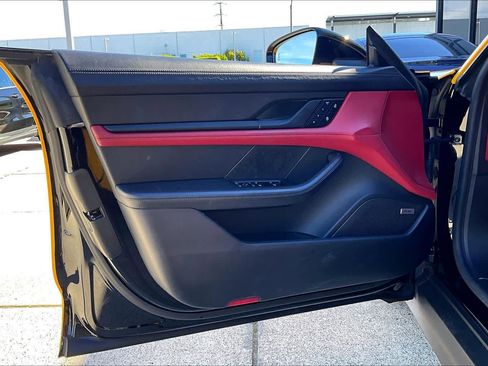 Used 2022 Porsche Taycan image 21