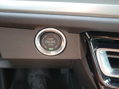 Used 2026 Chevrolet Traverse LT FWD image 23