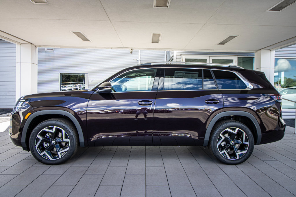 New 2027 Volkswagen Atlas SEL R-Line AWD/4WD image 12